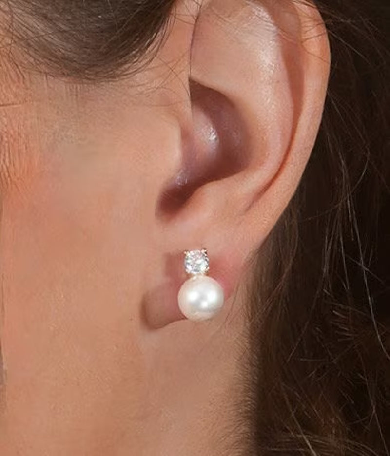 Lustrous Whisper Pearl Necklace – Timeless Elegance for Her Special Day